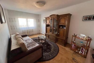 Apartament cu 3 camere decomandat, mobilat în Astra