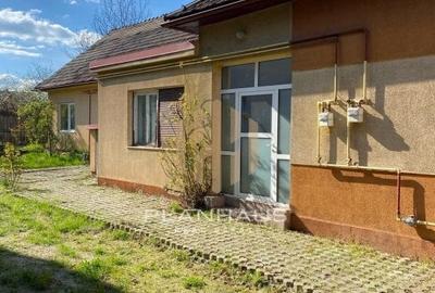 Casa tip duplex , str.Mihai Eminescu ,zona excelenta la strada principala - 2