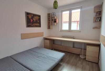 Apartament cu 4 camere decomandat în Podul de Piatră - 3