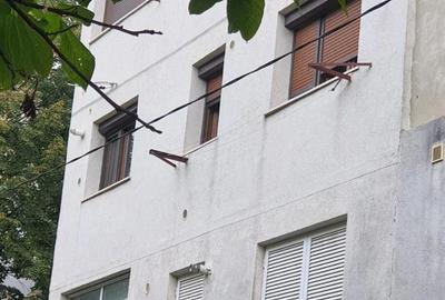 Apartament cu 3 camere decomandat în Sud