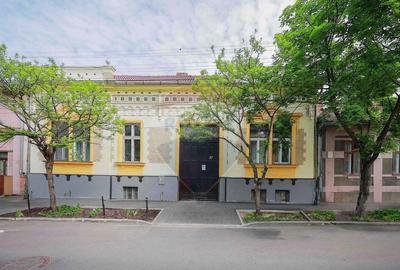 Casa de Vanzare cu 4 camere, Ultracentral - Cuza Voda - 2