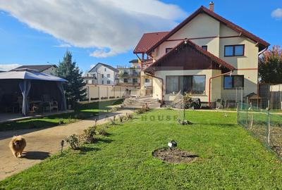 Casă individuală cu 5 camere cu Canalizare în Tractorul