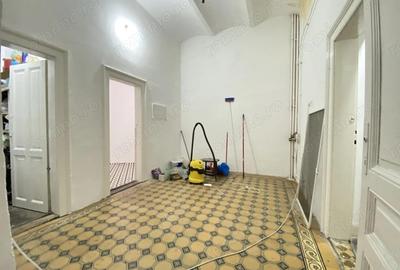 Caldire Istorica, 5 Camere, Etaj 1, Piata Roamnilor, Traian, Comision 0 - 6