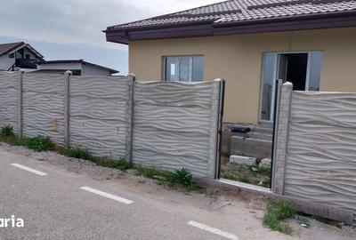 Casă cu 4 camere cu Teren 450 Mp în Malu Mare - 2