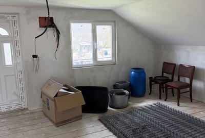 Casă cu 4 camere în Grajduri - 8