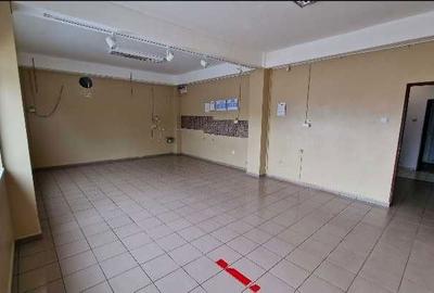 Spațiu comercial, de 38 mp, în Central - 3