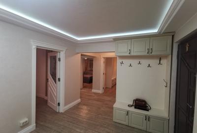 Apartament cu 3 camere decomandat în Central - 1