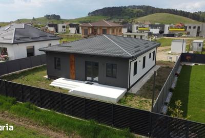 Casă cu 4 camere cu Teren 500 Mp în Central - 3