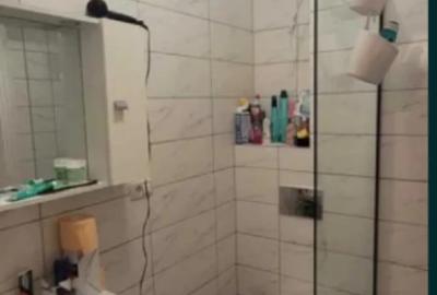 Apartament cu 3 camere decomandat în Tractorul - 7