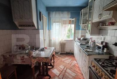 Apartament de vanzare, cu 2 camere, decomandat, zona Mihai E - 3