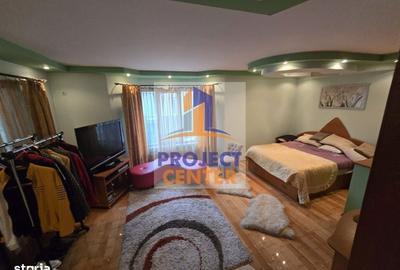 Casă cu 4 camere cu Teren 600 Mp în Central - 1