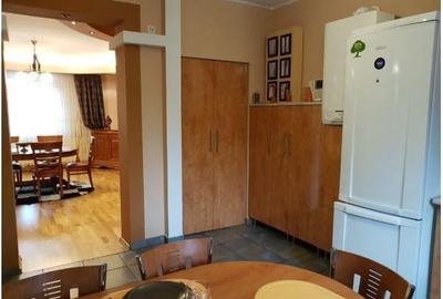 Vila  5 camere  , in Ploiesti, zona 8 Martie. - 20