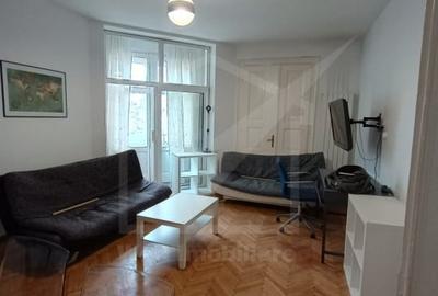 Apartament cu 3 camere semidecomandat în Central - 1