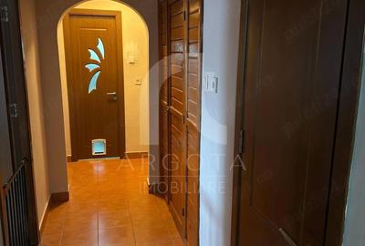 Apartament cu 3 camere decomandat în Micro 14 - 4
