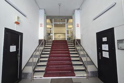 Apartament cu 3 camere semidecomandat, mobilat în P-ța Unirii - 13