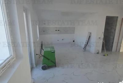 Apartament cu 4 camere decomandat în Central - 9
