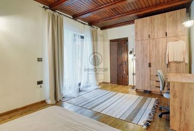 Casa de vanzare in centrul Brasovului - curte privata si pivnita