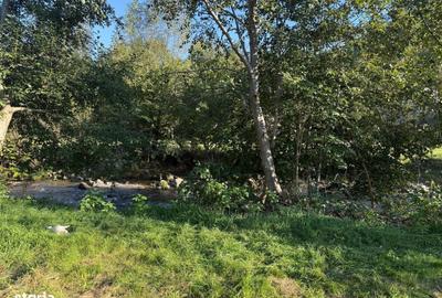 Casă cu 2 camere cu Teren 1026 Mp în Boița