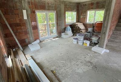 Casă cu 4 camere cu Teren 543 Mp în Central - 11