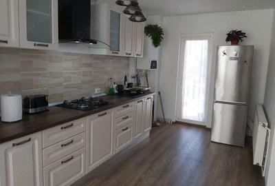 Casă cu 5 camere în Șoimuș - 3