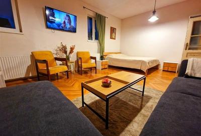 Randament Excelent  Apartament Complet Renovat la 5 Minute de Piata Sfatului - 3