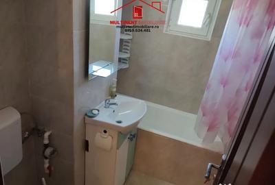 Apartament cu 3 camere decomandat în Piața Nouă