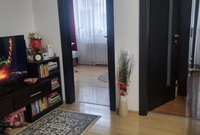 Apartament cu 3 camere semidecomandat în Rahova - 2