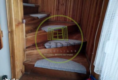 Casă cu 6 camere cu Teren 2200 Mp în Cerașu - 9