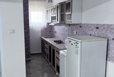Apartament cu 3 camere semidecomandat în Central - 2