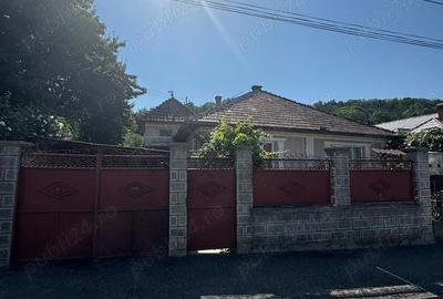 Casă cu 4 camere în Central - 3