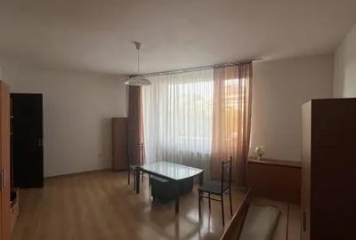 Garsonieră decomandată în Complex Studențesc