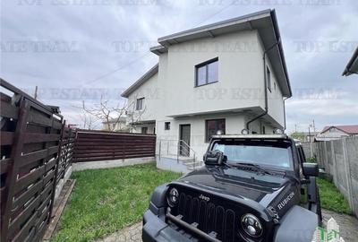 Casa Individuala cuplata Living generos, 4 camere, asfalt, STB si canalizare int