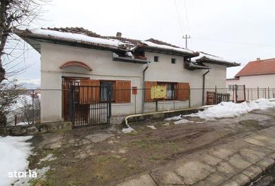 Casă cu 4 camere cu Teren 350 Mp în Central - 18