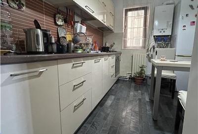 Apartament 3 Camere, Decomandat, Boxa+Loc de Parcare, Casa de Cultura - 1