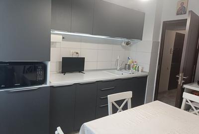 APARTAMENT 3 CAMERE DECOMANDAT CONFORT 0 ZONA POARTA 6 - 17