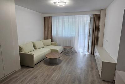 Apartament cu 2 camere semidecomandat în Tineretului