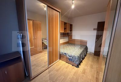 Apartament cu 3 camere decomandat, mobilat în Micro 6