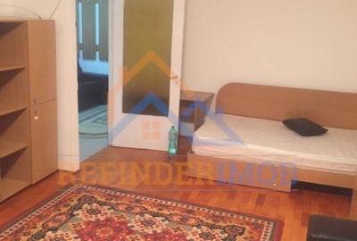 Garsonieră decomandată, mobilată în Titan