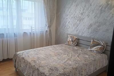 Apartament cu 3 camere semidecomandat, mobilat în Iancului