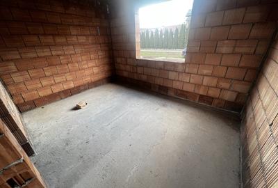 Casă individuală cu 5 camere cu Canalizare în Florești - 11