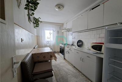 Apartament cu 3 camere decomandat în Gemenii - 14