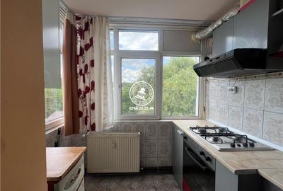 Apartament decomandat cu 3 camere in Nicolina 1 - 2