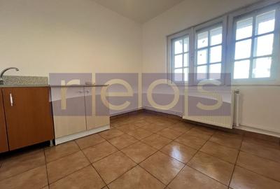 Casă cu 9 camere cu Teren 300 Mp în Vitan - 11