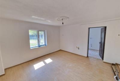 Casă cu 3 camere cu Teren 933 Mp în Sălard - 2