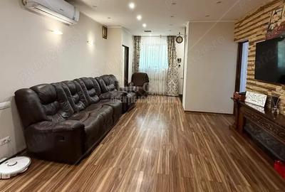 Apartament cu 6 camere decomandat în Faleză - 11