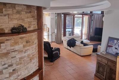 Casă cu 5 camere cu Teren 800 Mp în Central - 2