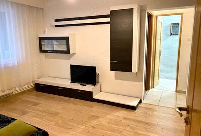 Inchiriez apartament 2 cam parter - 2