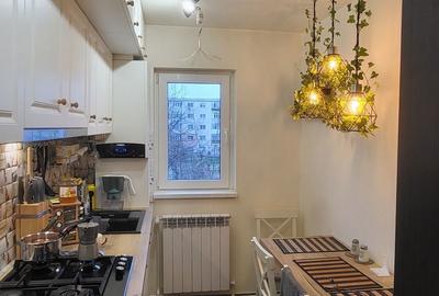 Apartament cu 3 camere semidecomandat în Central