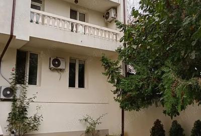 Casă individuală cu 10 camere cu Canalizare în Parcul Carol - 1