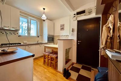 Apartament cu 3 camere semidecomandat, mobilat în Titan